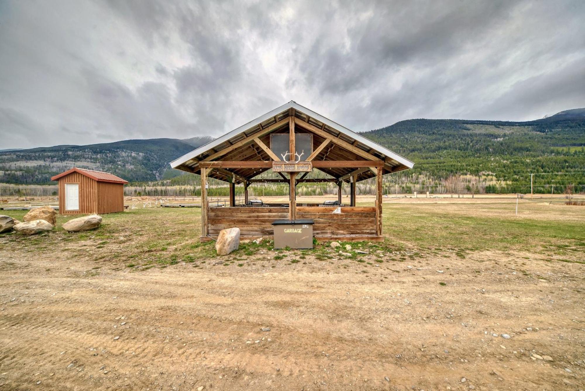 Terracana Ranch Resort Tête Jaune エクステリア 写真